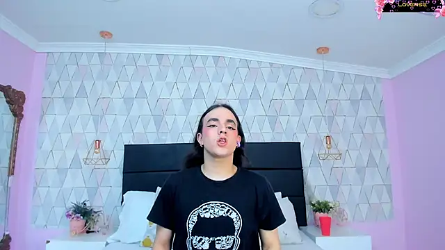 JustinePerry online show from June 17, 3:51 am
