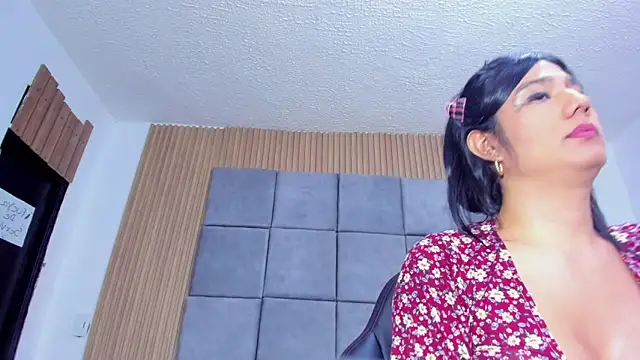 ZachaTompson online show from February 24, 10:58 pm