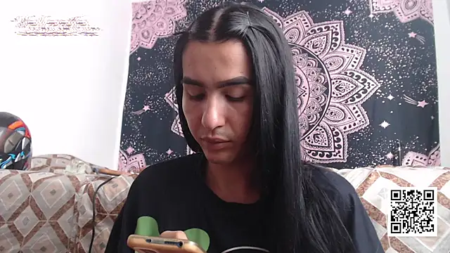 liissa 0 online show from May 5, 9:21 pm