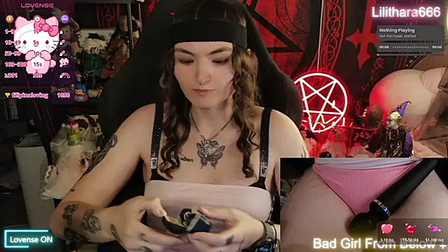 BrandiWRLD 999 online show from May 3, 3:55 am