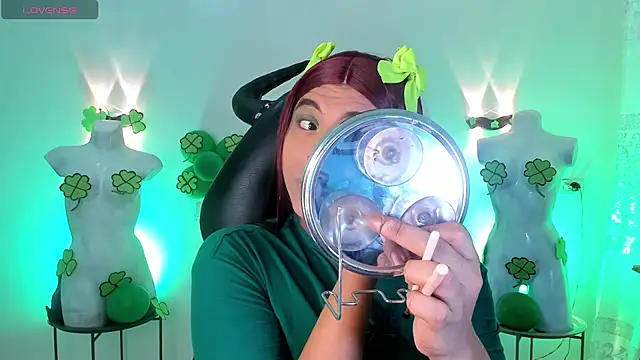 Emili Roux online show from March 17, 10:06 am