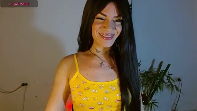 KamilaParrisx online show from May 6, 1:34 am