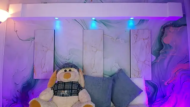 Aniie Doll online show from May 4, 8:36 pm