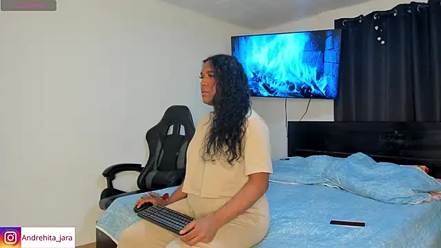 Snapshot of madisonbrunette chatting on October 22, 8:00 pm madisonbrunette online show from October 22, 8:00 pm