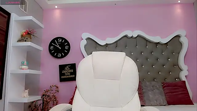 Diva Smith02 online show from January 25, 11:35 am