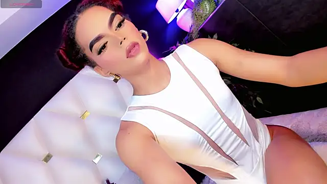 Diva Smith02 online show from May 3, 11:59 am