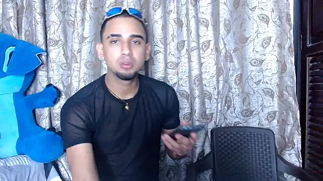 sweethoneytsx online show from October 31, 11:24 pm