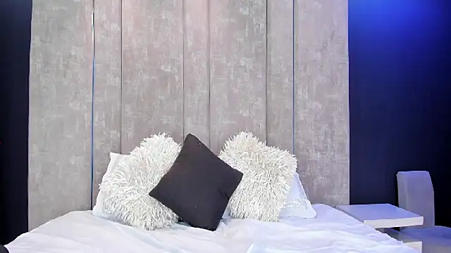 AliDiaz  online show from April 28, 2:27 am
