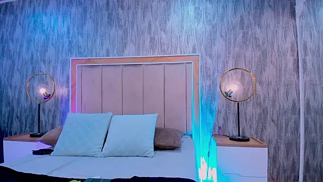 NahomyCarther online show from February 4, 6:51 am