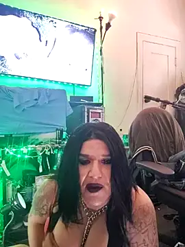 deedeelove82 online show from March 16, 8:05 pm