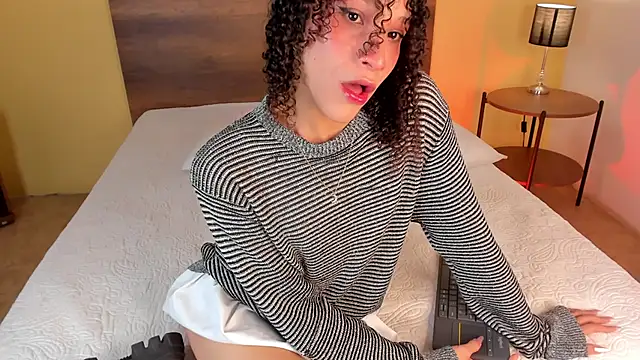 CamilleGrace online show from March 20, 2:40 pm