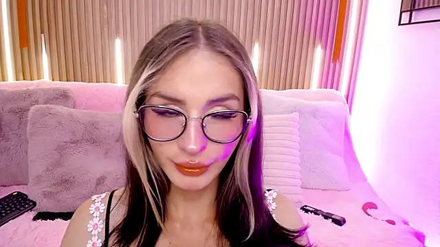 Bonn Glow online show from February 9, 4:30 am