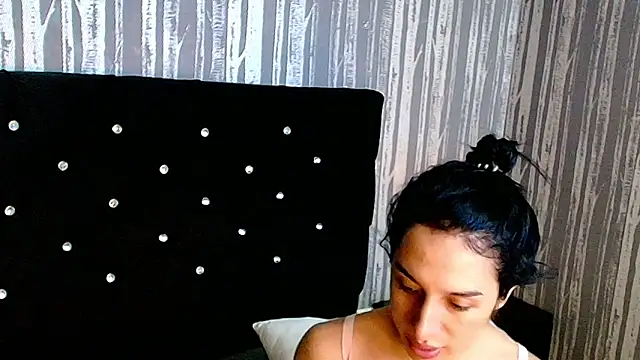 Alicee Moonn online show from February 27, 8:15 pm