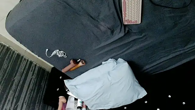 Alicee Moonn online show from March 10, 7:50 pm