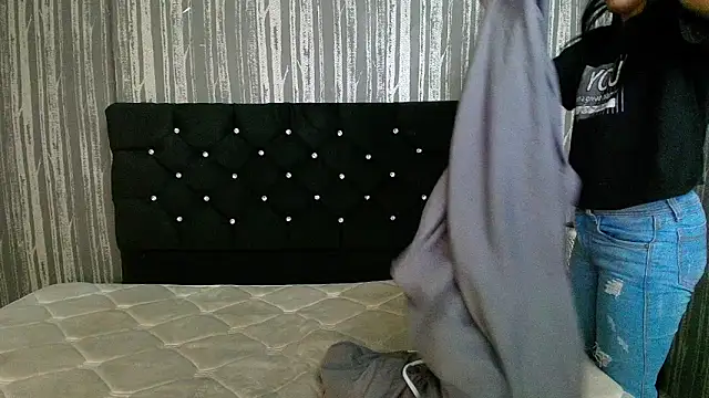 Alicee Moonn online show from April 24, 8:56 pm