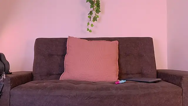 TiffValentinee  online show from March 11, 8:02 pm