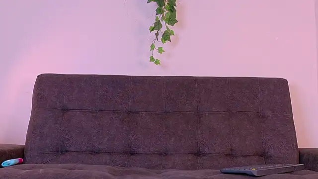 TiffValentinee  online show from March 12, 8:03 pm