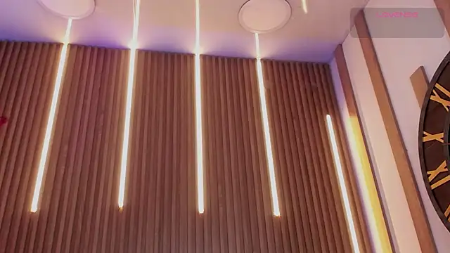 MylaDreams online show from December 19, 3:45 am