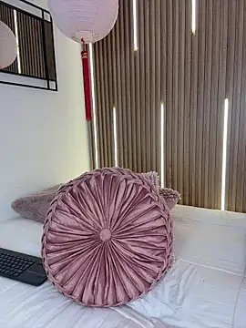 MylaDreams online show from March 9, 3:43 am