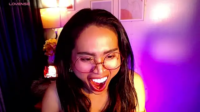 urmidnightcravingsxx online show from July 18, 9:09 pm