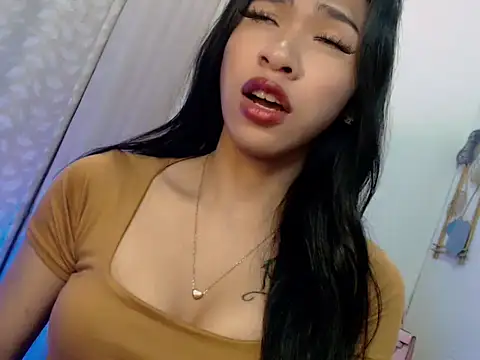 Annaloula online show from March 11, 5:50 pm