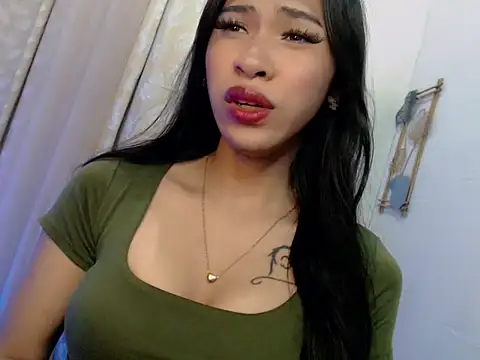 Annaloula online show from March 14, 3:49 pm