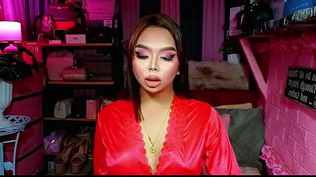 MoniqueCeleste online show from November 3, 2:32 am