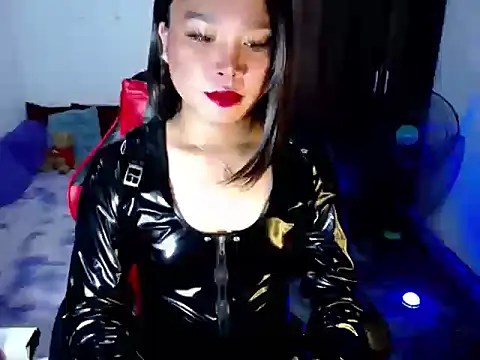 Urassiansweetcummer online show from May 4, 2:05 am