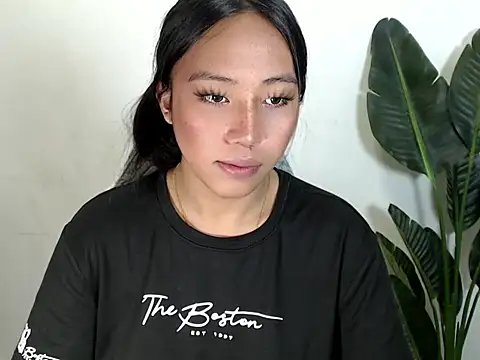 sweetiie caren online show from May 4, 7:02 am