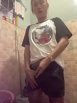 janna lamion online show from April 8, 9:32 am