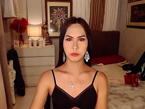 Nathalieheartt online show from February 11, 6:32 am