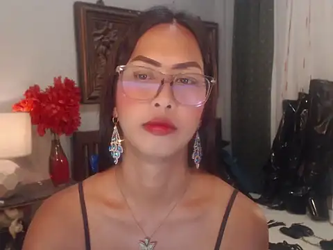 Nathalieheartt online show from August 2, 1:44 pm