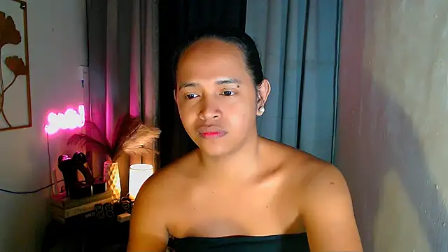 Lorainnelustts online show from February 9, 2:18 am