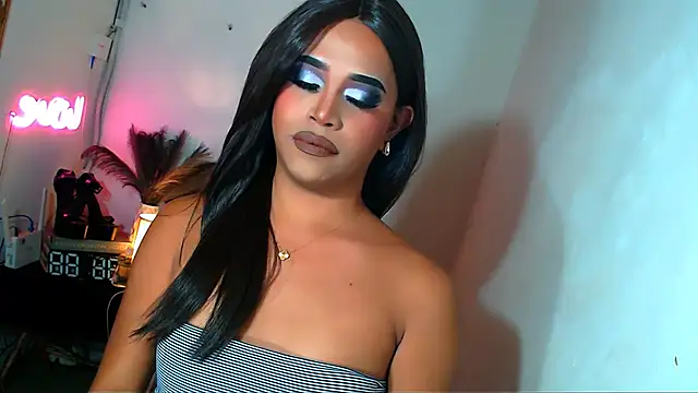 Lorainnelustts online show from March 17, 2:30 pm