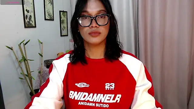 Herbielustts online show from December 5, 5:19 pm