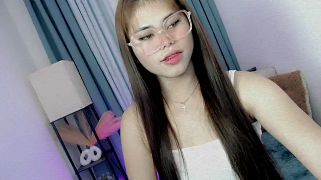 PrettyBlythes TS online show from March 6, 1:11 am