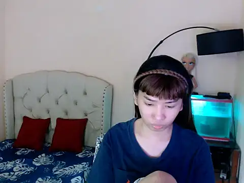 ShantalFoxxy  online show from March 18, 4:24 am