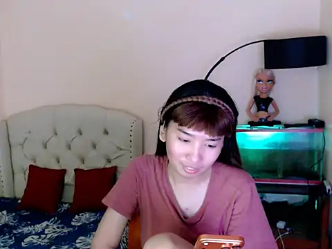 ShantalFoxxy  online show from April 25, 1:15 pm