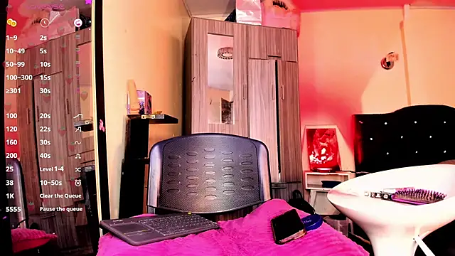 Rossedewitt  online show from February 19, 8:05 pm