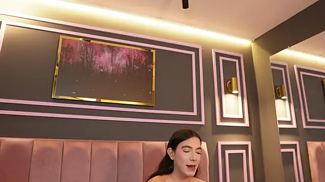 Ariaa Isabell online show from May 4, 6:35 pm