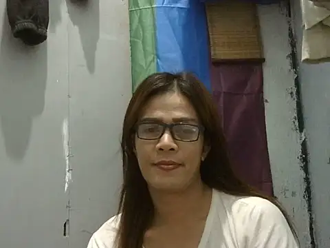 juicycum069 online show from July 17, 9:48 am