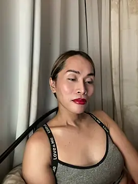 RomanticPearlTS online show from March 4, 1:15 pm