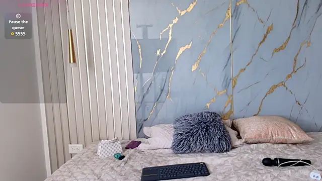 violetta hot  online show from October 30, 6:51 pm