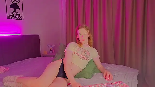 Olivia-Pink online show from June 14, 9:27 pm