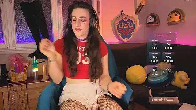 Zesty Peach online show from May 6, 12:28 am