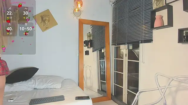 Aleexiiaa online show from May 4, 4:17 am