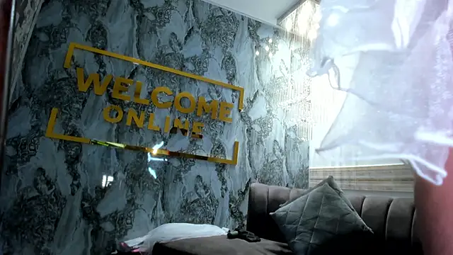 Sophi Johnson online show from February 19, 4:53 am