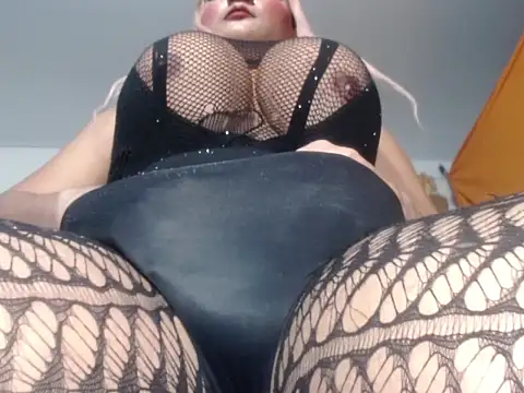 anthonella zam online show from February 4, 10:25 pm