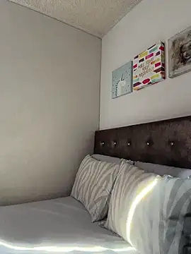 Ashleyroberst online show from July 2, 1:38 pm