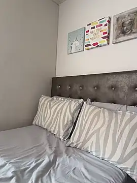 Ashleyroberst online show from July 18, 2:35 pm